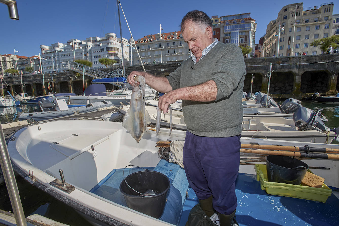 Fotos: Los pescadores recuperan la actividad tras más de dos meses