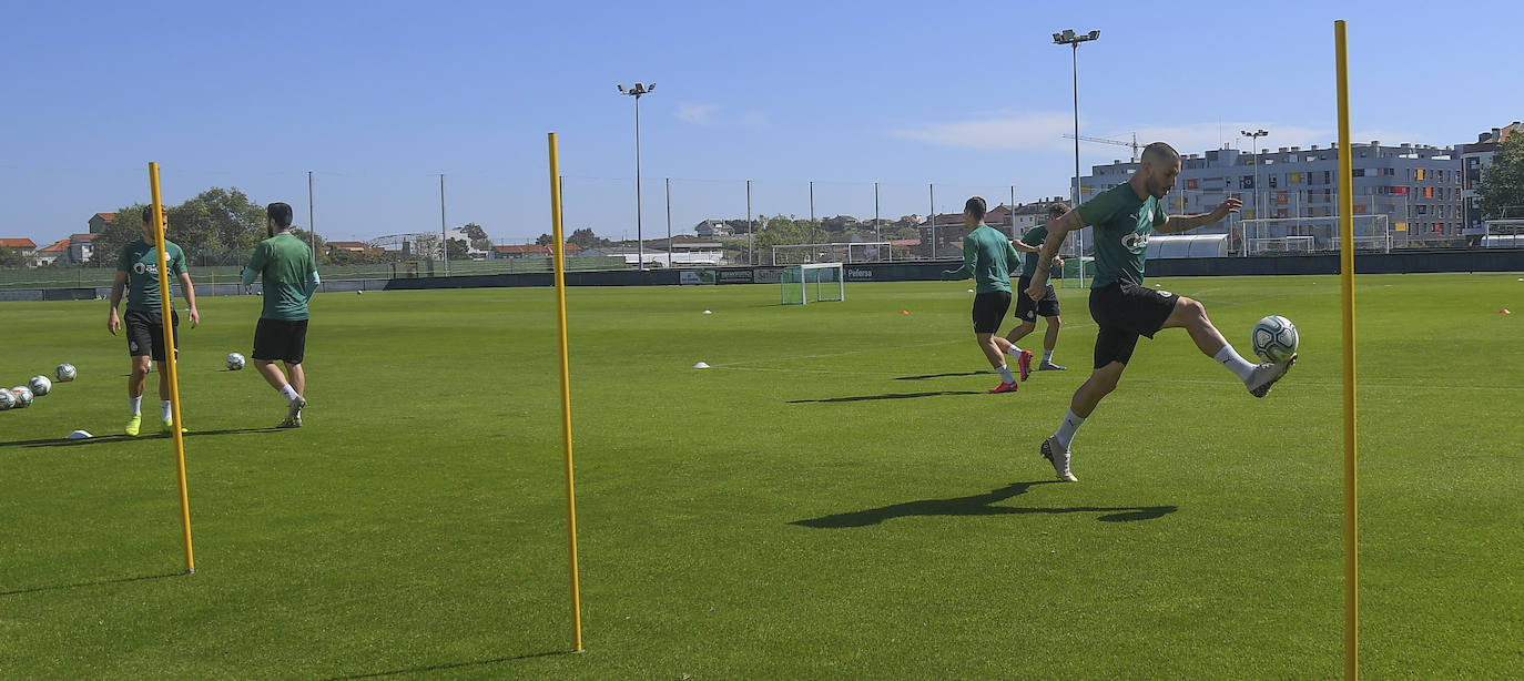 Fotos: El Racing sigue preparando su regreso a la competición