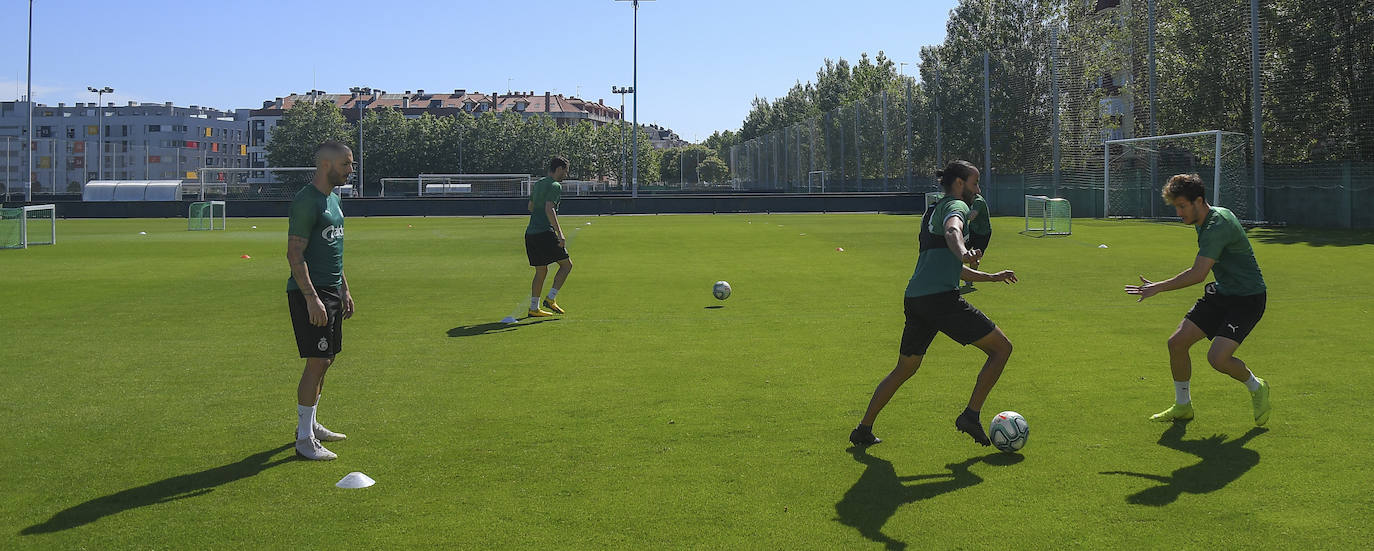 Fotos: El Racing sigue preparando su regreso a la competición