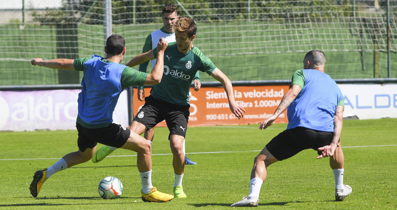 Fotos: El Racing sigue preparando su regreso a la competición