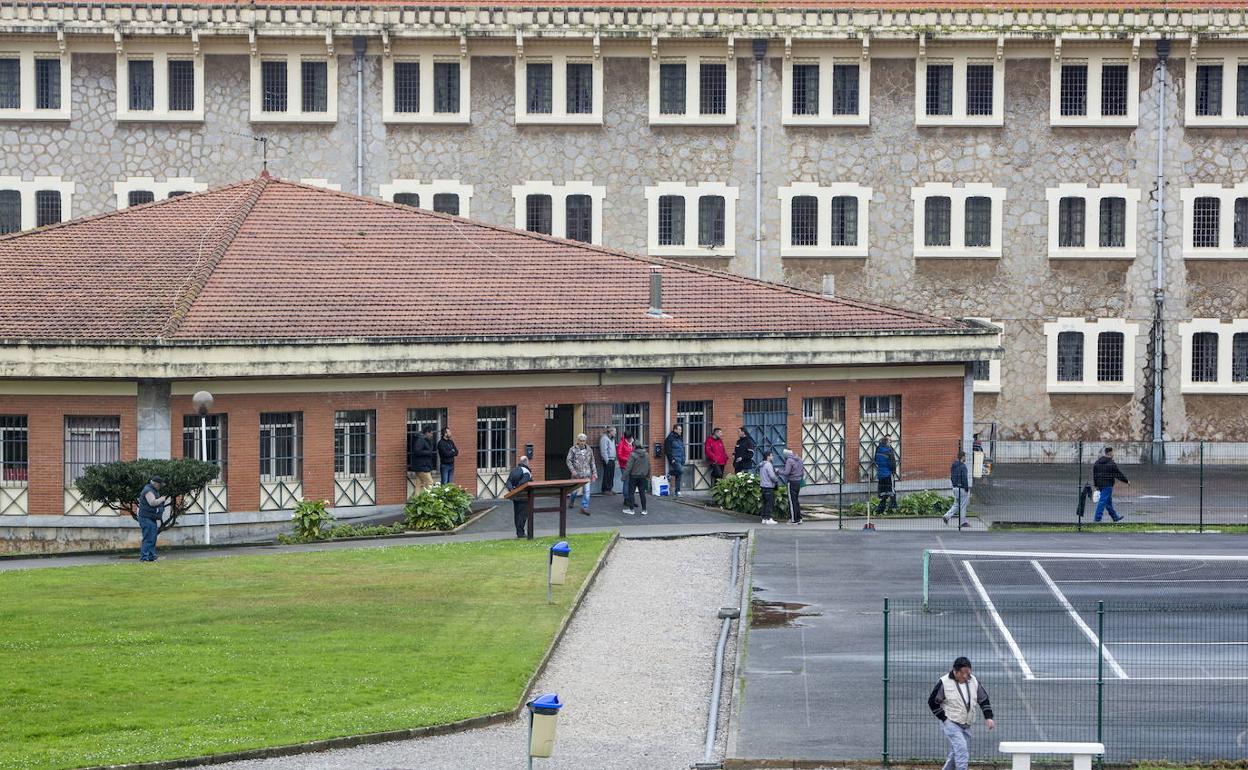 Interior del recinto penitenciario de El Dueso.