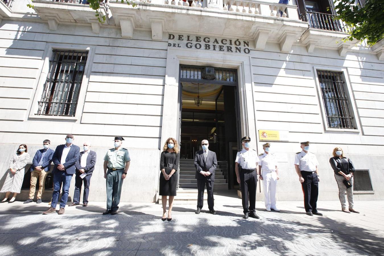 Fotos: Cantabria guarda un minuto de silencio por las víctimas del coronavirus