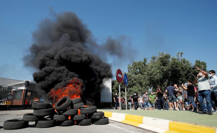 Las protestas por el cierre de Nissan, en imágenes