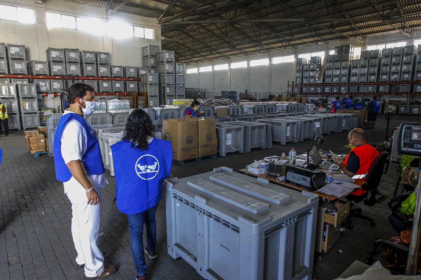 Fotos: 7.000 kilos de comida para el Banco de Alimentos de Canabria