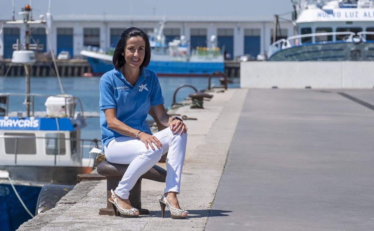 Cristina García, en el muelle del paseo marítimo de Marqués de la Hermida. 