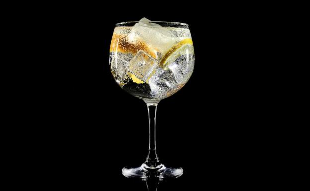 ¿Sabes a qué hora sienta mejor tomarse un gin tonic y cómo prepararlo?