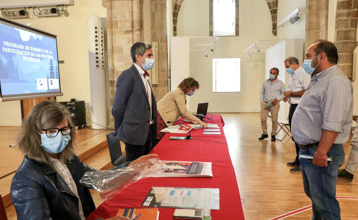 El acto de presentación tuvo lugar en el Centro de Estudios Lebaniegos/