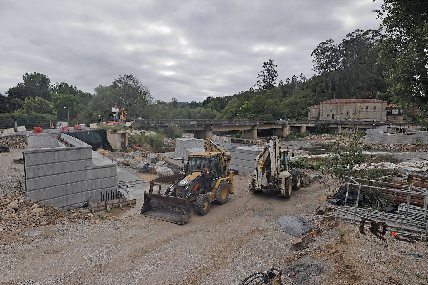 Fotos: Así van las obras del puente de Virgen de la Peña