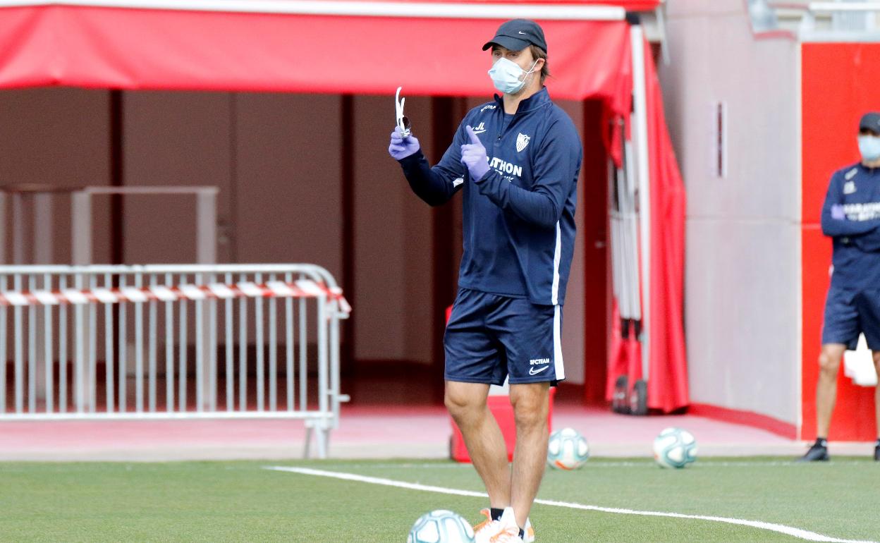 Julen Lopetegui, durante un entrenamiento del Sevilla.