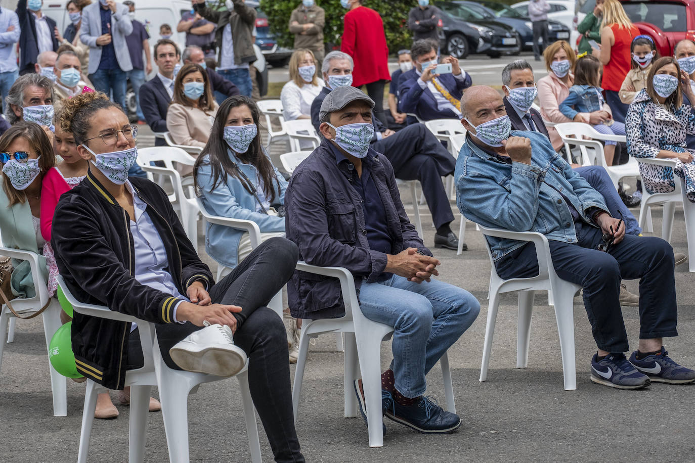 El Parque ha celebrado este miércoles su 30 aniversario con cientos de visitantes cántabros e invitados de diferentes ámbitos políticos y sociales de la región, en el que se ha recordado la historia de este espacio que representa «la memoria, infancia y vida de todos los cántabros».