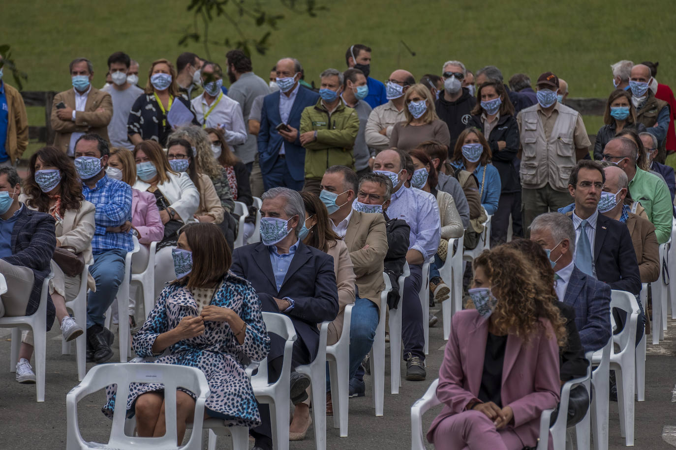 El Parque ha celebrado este miércoles su 30 aniversario con cientos de visitantes cántabros e invitados de diferentes ámbitos políticos y sociales de la región, en el que se ha recordado la historia de este espacio que representa «la memoria, infancia y vida de todos los cántabros».