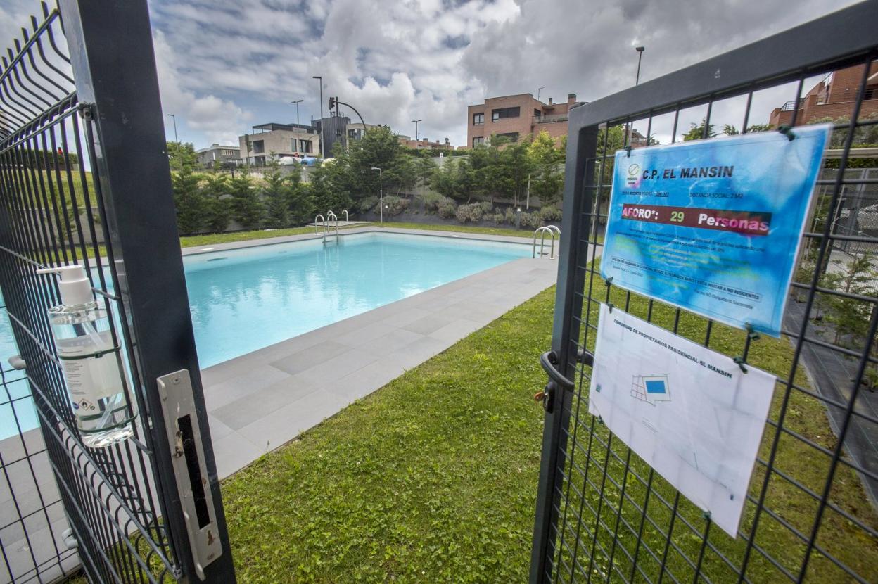 «En estas condiciones es imposible que las piscinas comunitarias puedan reabrir»