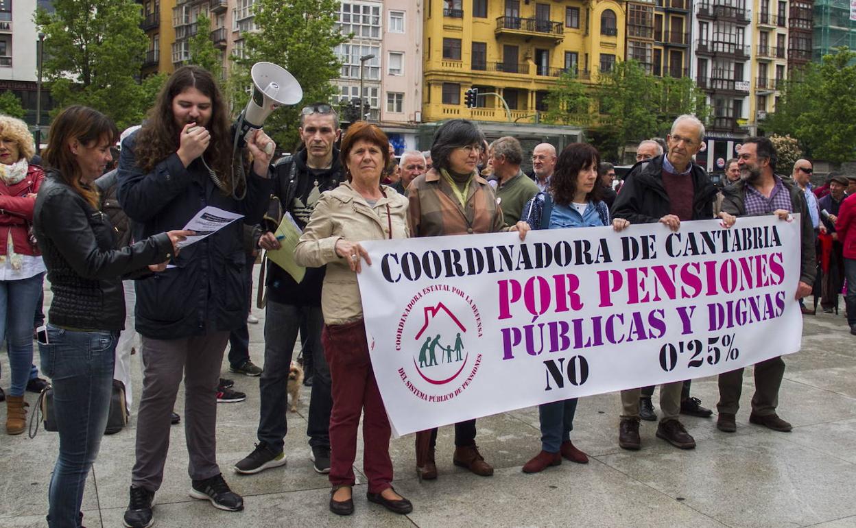 La Coordinadora Cántabra por las Pensiones denuncia el «maltrato institucional» a los mayores