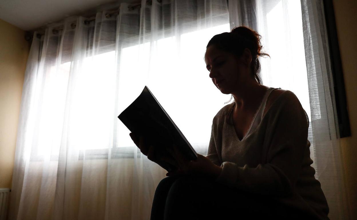 Una mujer durante el confinamiento.