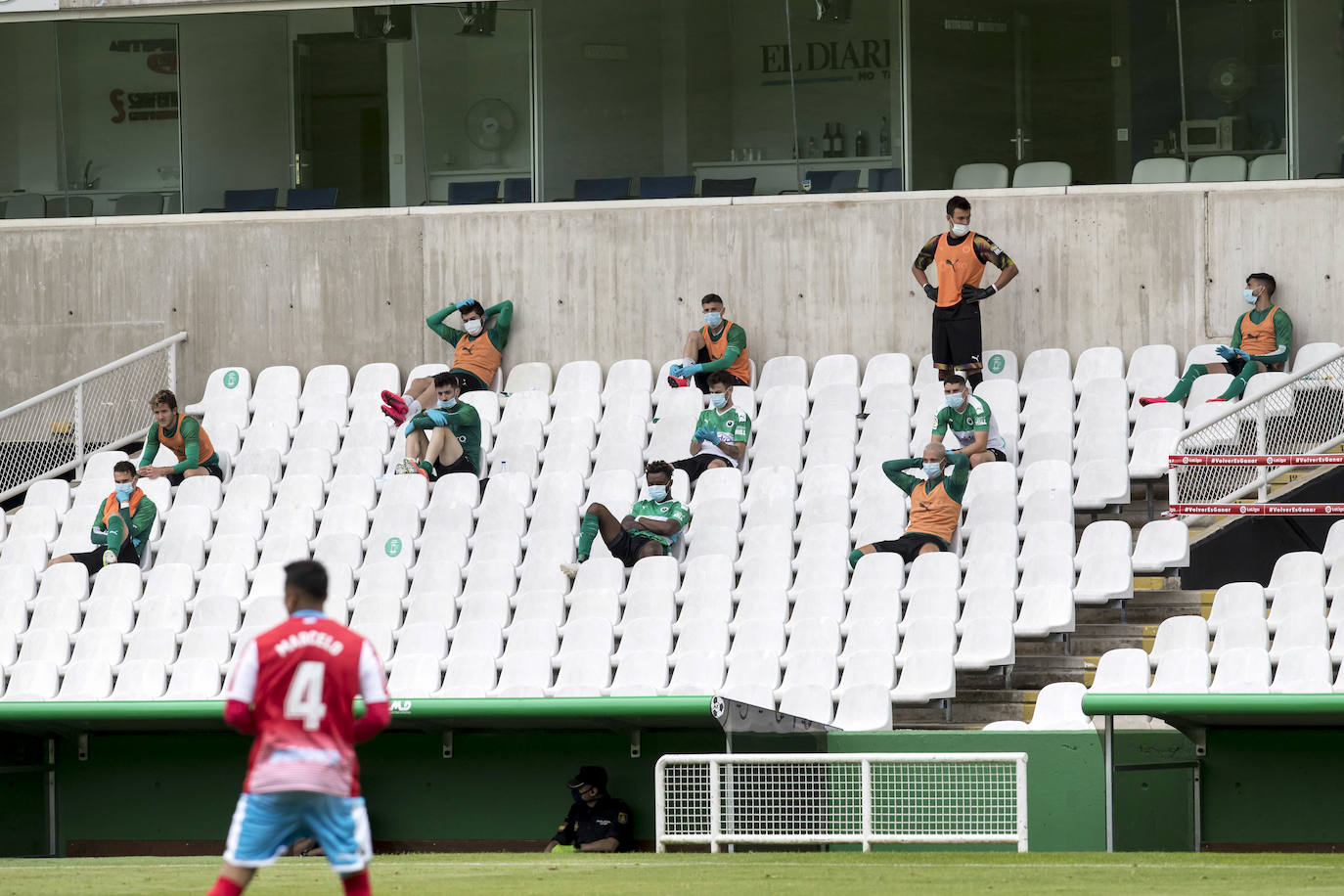 El Racing vuelve al juego tras el parón impuesto por la pandemia y lo hace ante el Lugo en los Campos de Sport de El Sardinero, con las gradas vacías