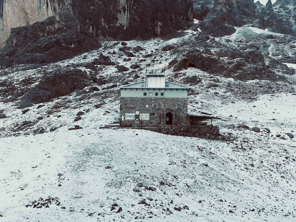 Fotos: Nieve en Picos de Europa en junio