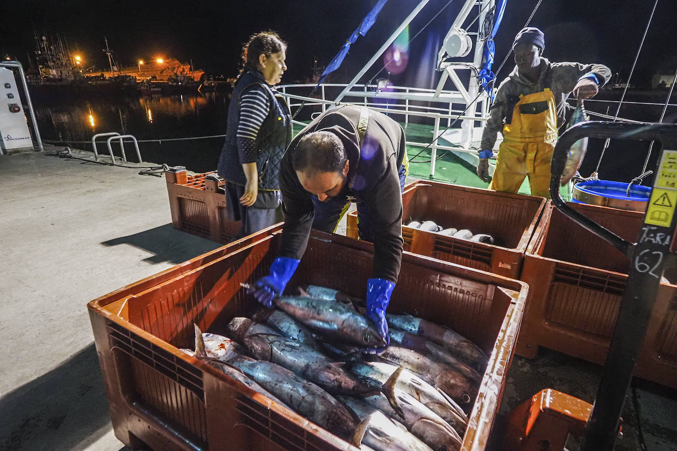 El 'Siempre Rufo' santanderino llegó esta noche a Santoña desde aguas atlánticas con 6.000 kilos en sus bodegas