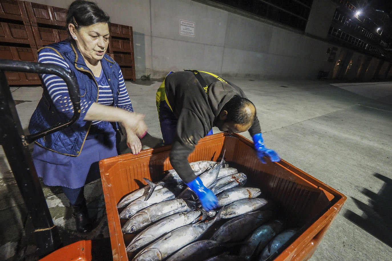 El 'Siempre Rufo' santanderino llegó esta noche a Santoña desde aguas atlánticas con 6.000 kilos en sus bodegas