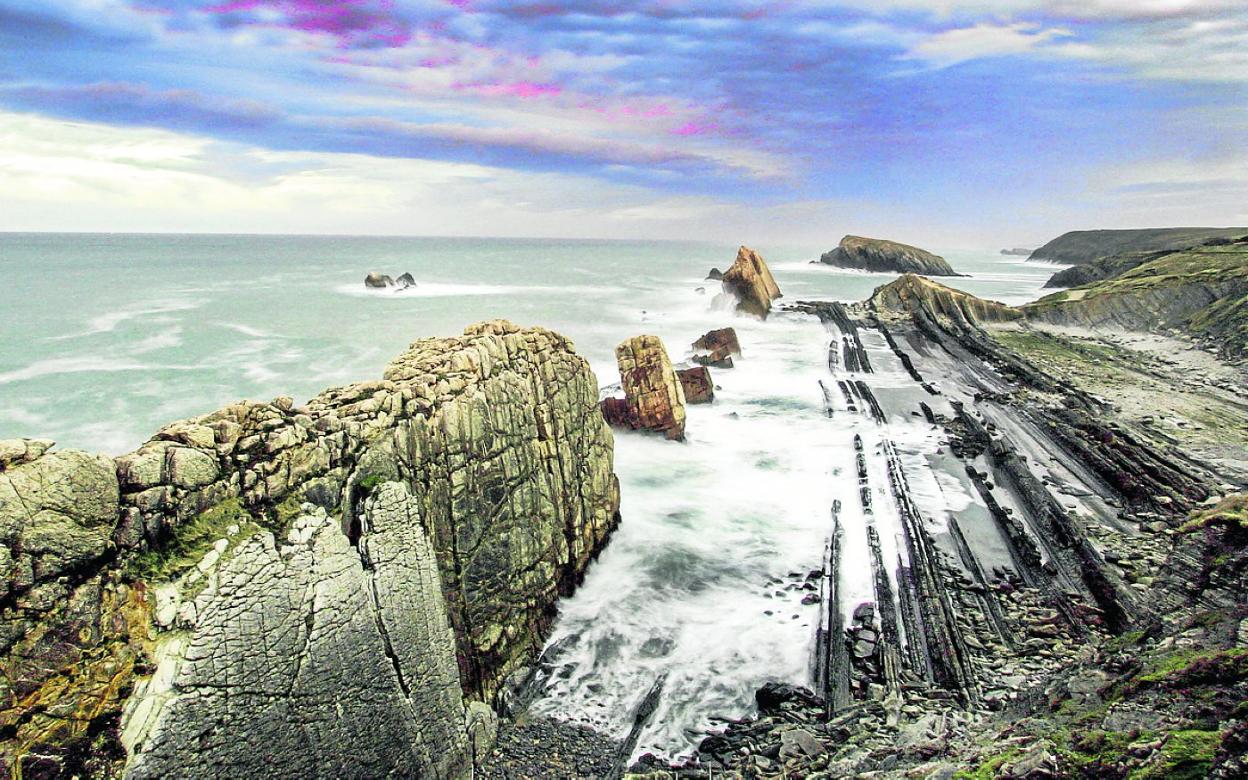 Las formaciones geológicas de Costa Quebrada gozan de alto valor patrimonial. 