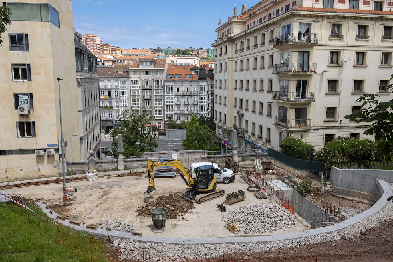 Fotos: Obras para la instalación del ascensor del túnel de Pasaje de Peña