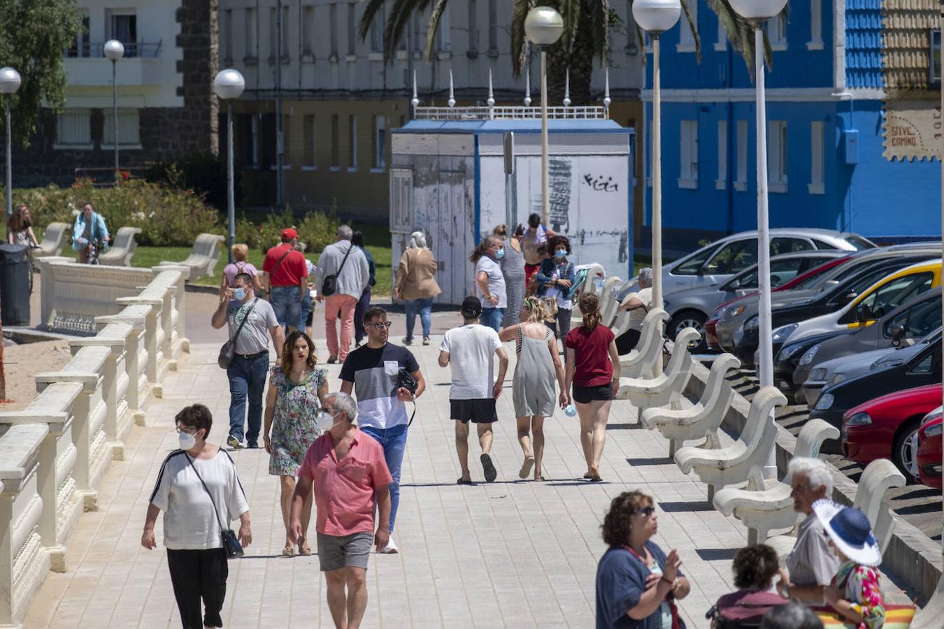 Noja, Laredo y Castro Urdiales reciben a numerosos visitantes, aunque menos de los esperados.