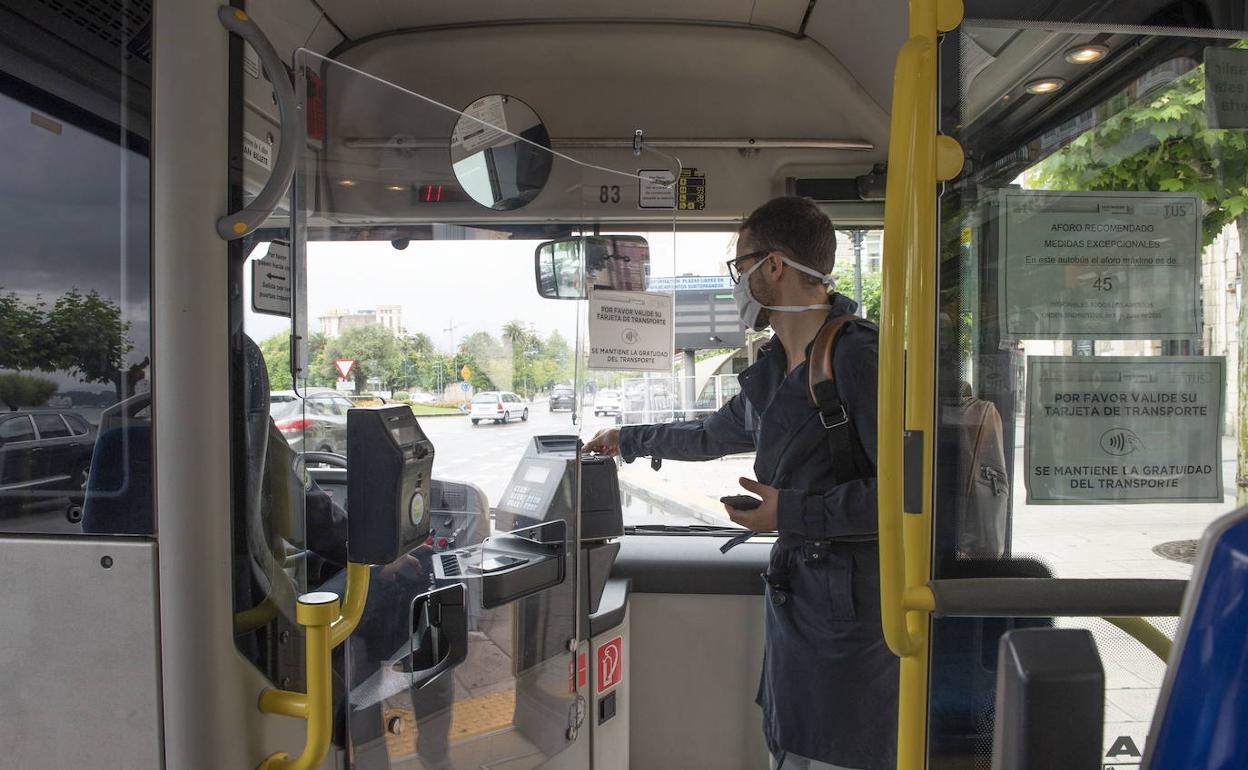 Todos los autobuses se han equipado con mamparas.