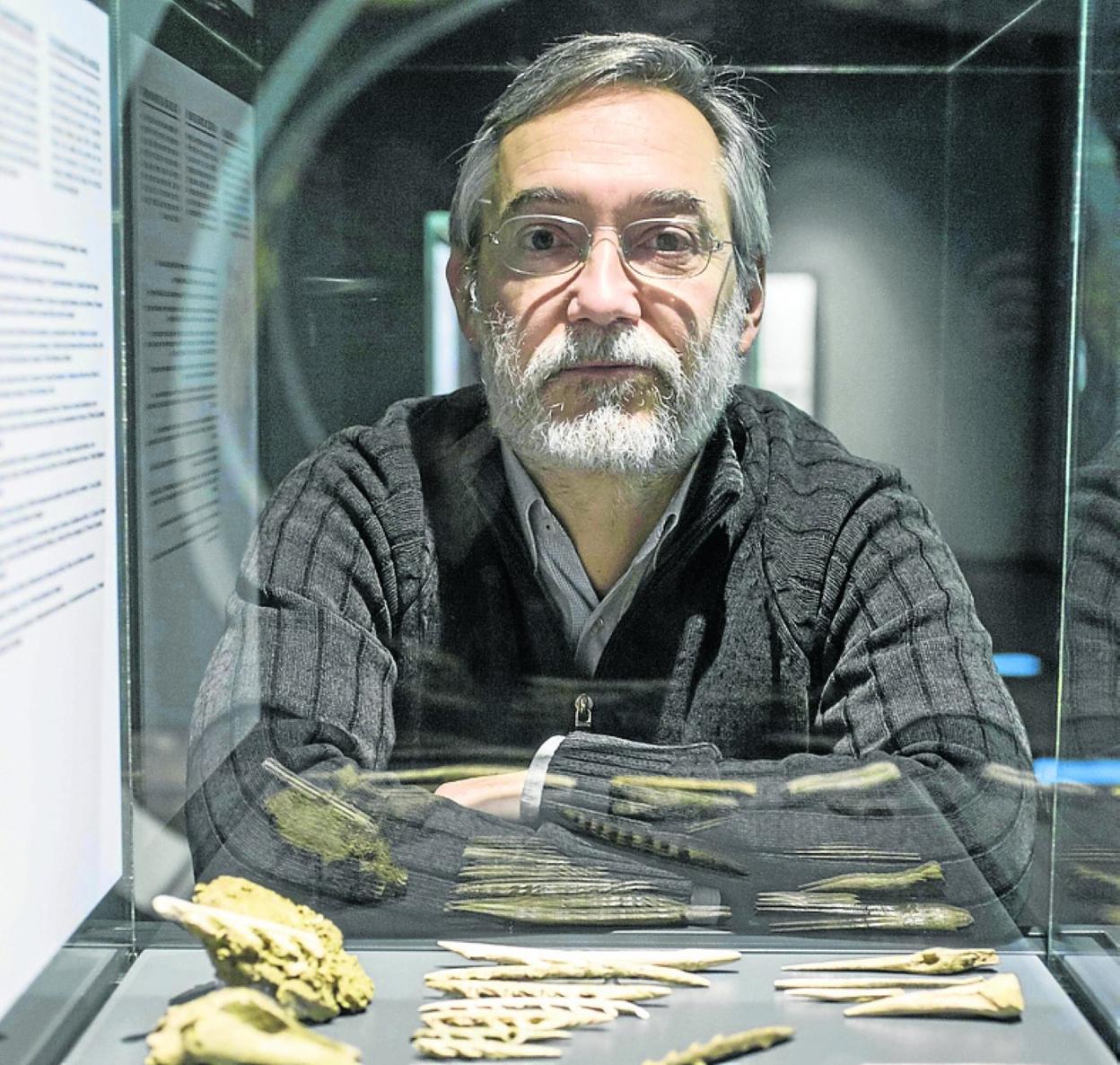 Una sede. Roberto Ontañón, director del Museo de Prehistoria. 