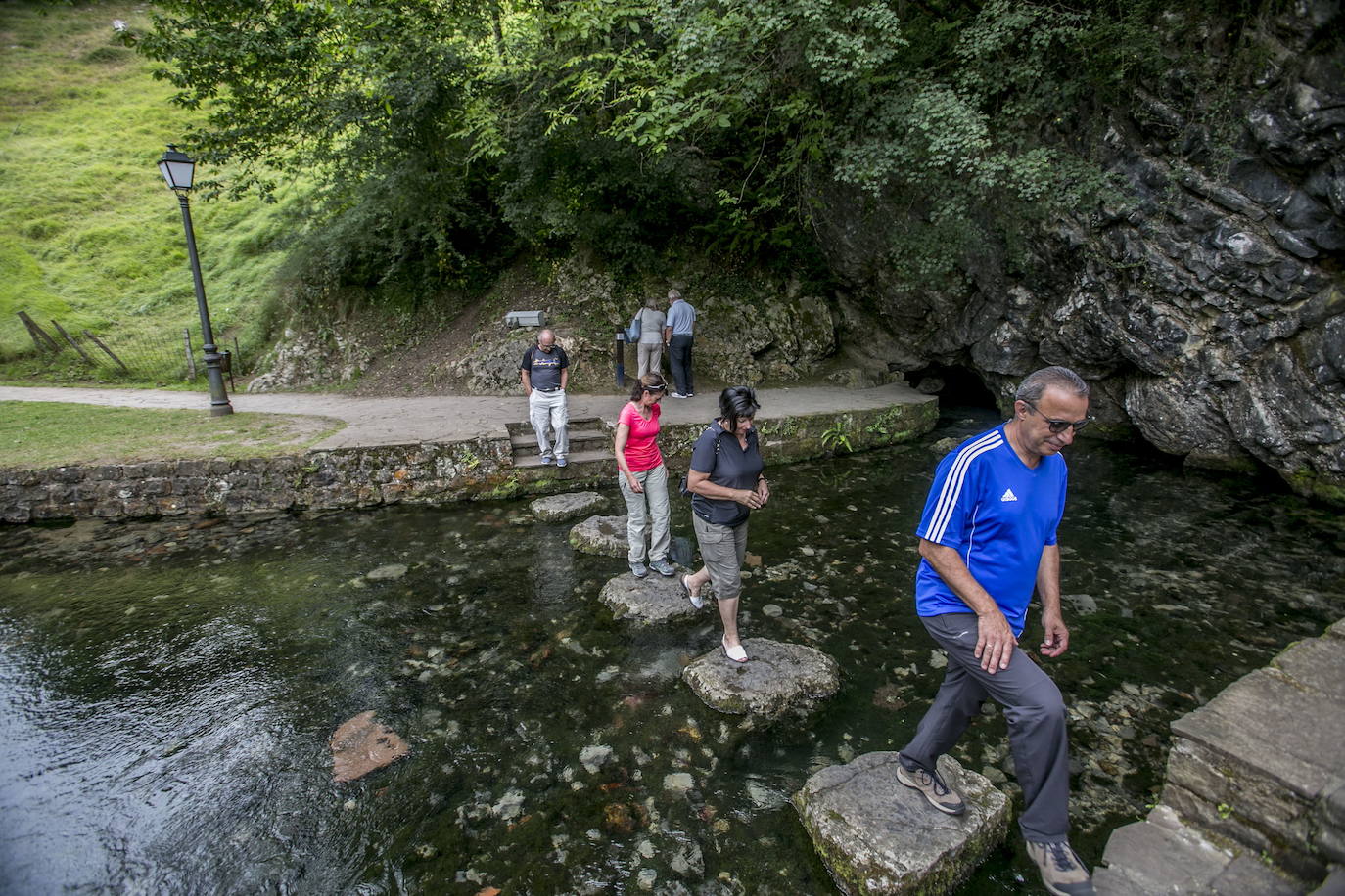 Fotos: Un paseo hasta los caprichos de La Fuentona de Ruente