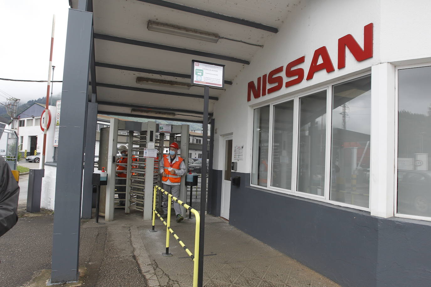 Nissan y los sindicatos cierran un preacuerdo que asegura la viabilidad de la planta.