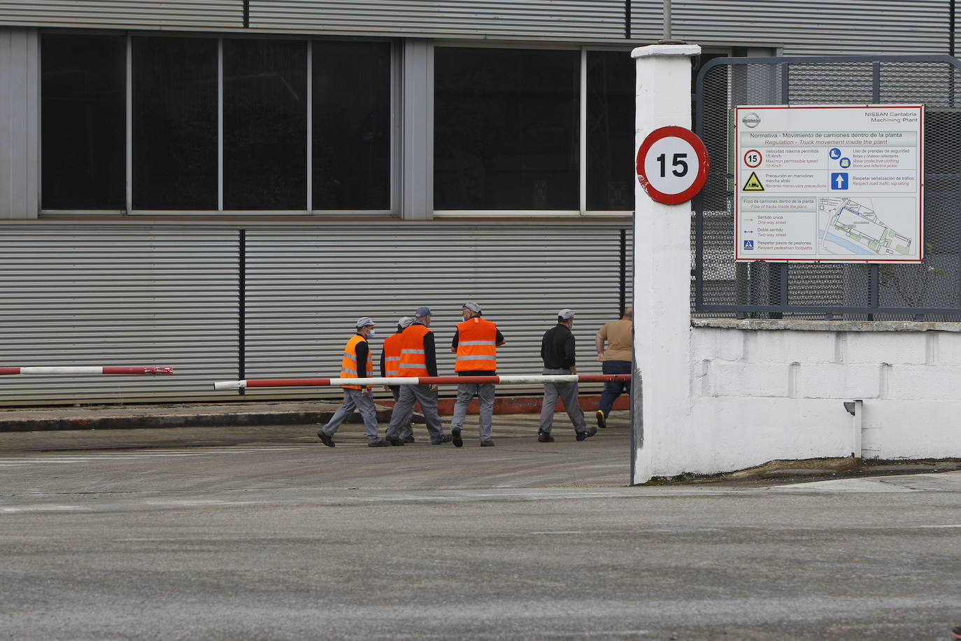 Nissan y los sindicatos cierran un preacuerdo que asegura la viabilidad de la planta.