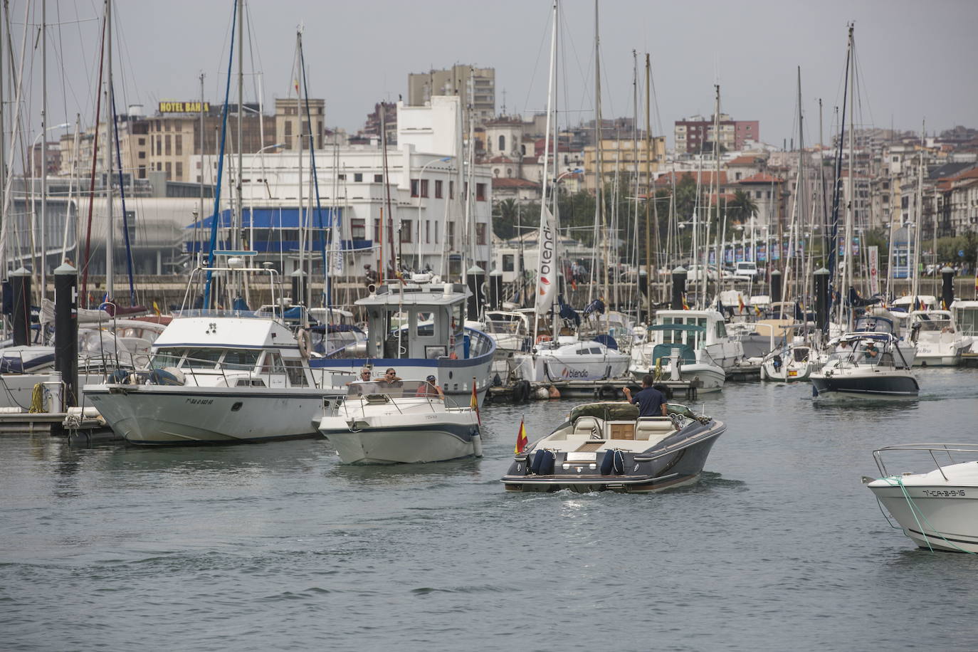 Fotos: Embarcaciones que surcan la bahía