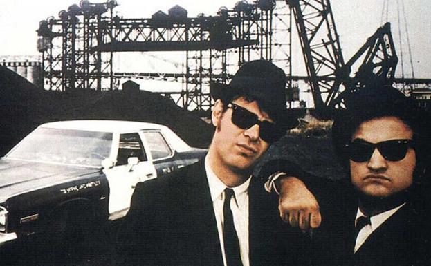 Dan Aykroyd y John Belushi, los Blues Brothers en 'Granujas a todo ritmo'.