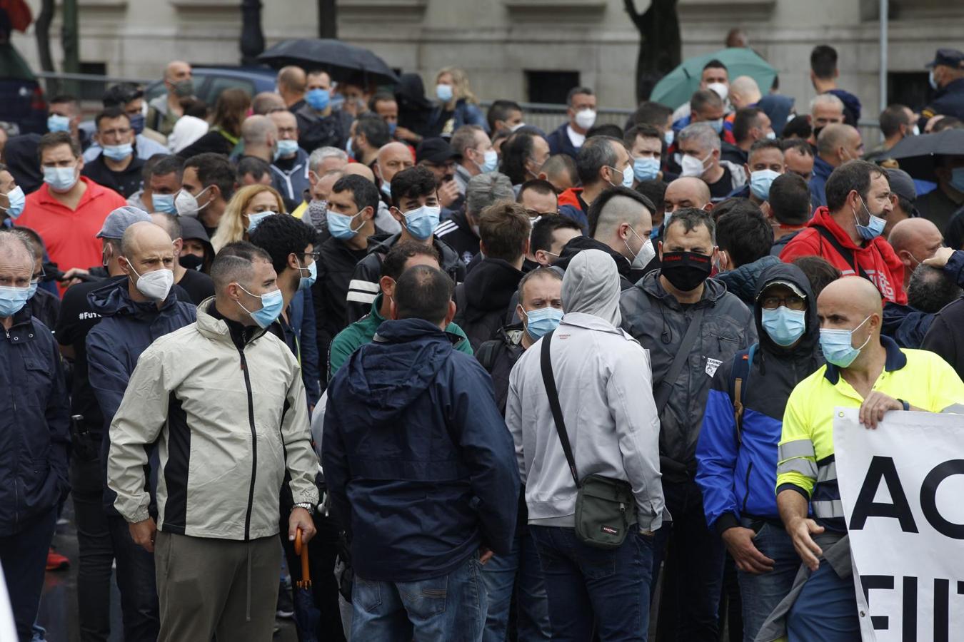 Fotos: Los trabajadores de Nissan Barcelona se manifiestan en Santander