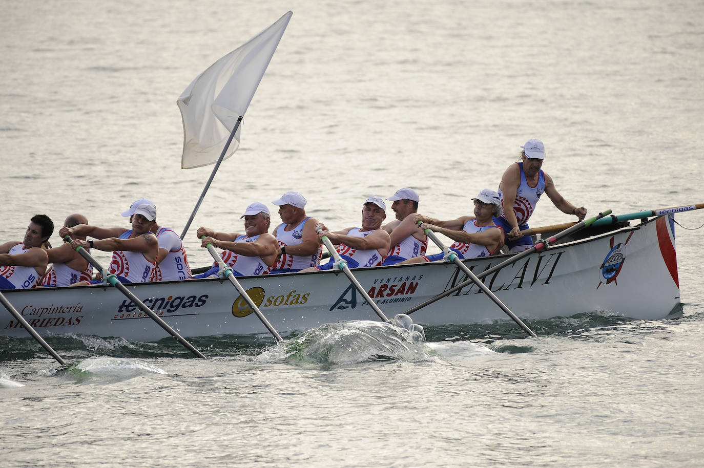 Los de Joseba Fernández demuestran su hegemonía y se imponen con solvencia a Camargo y Castro en la primera regata de la temporada cántabra