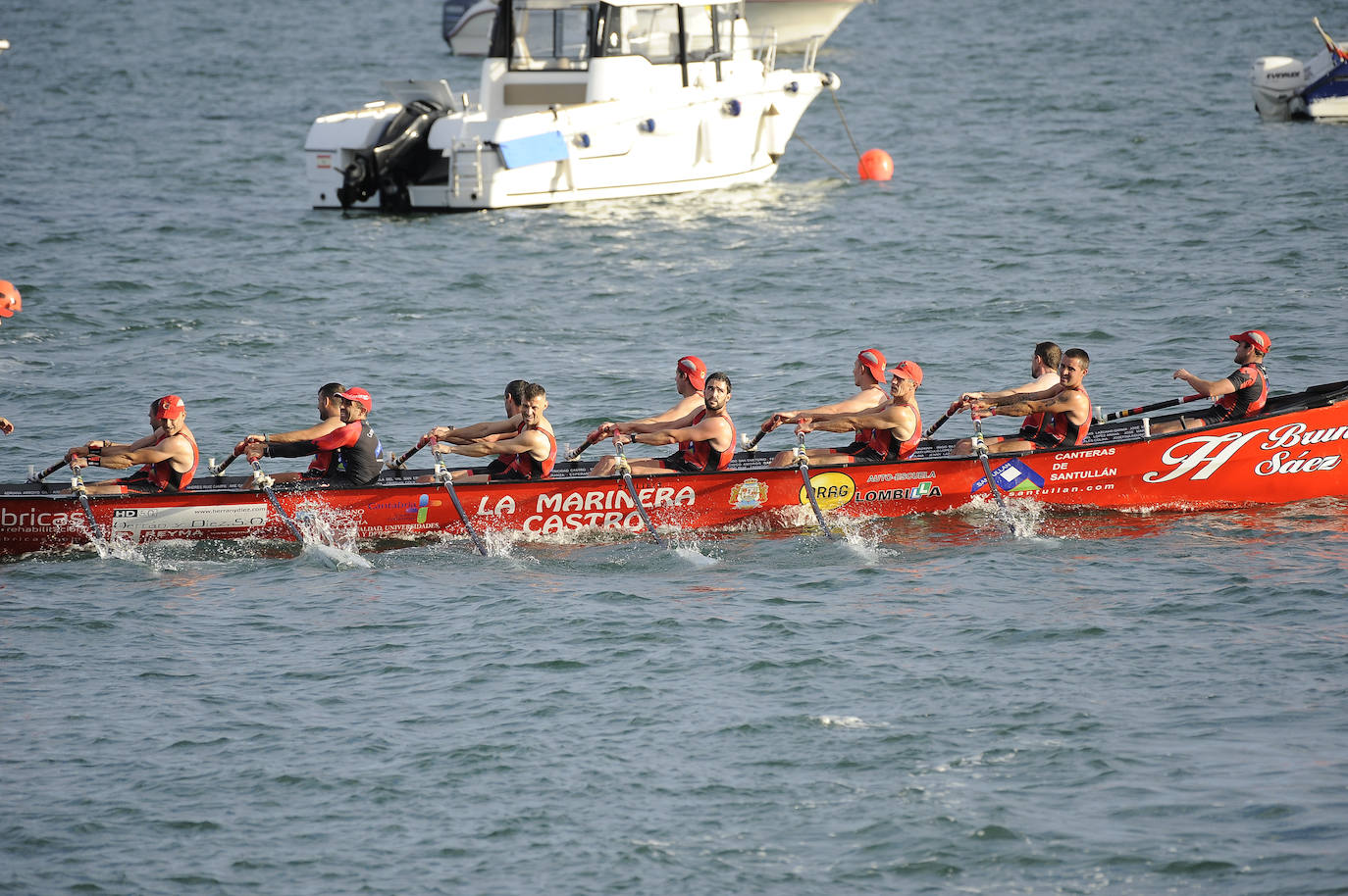 Los de Joseba Fernández demuestran su hegemonía y se imponen con solvencia a Camargo y Castro en la primera regata de la temporada cántabra