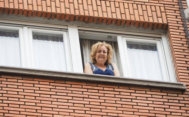 Pilar Fraile, desde su ventana en Nicolás Salmerón. 