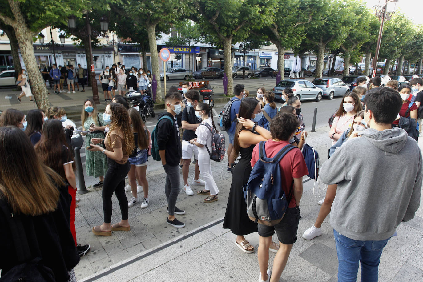 Fotos: Tres mil estudiantes se presentan a la EBAU en Cantabria