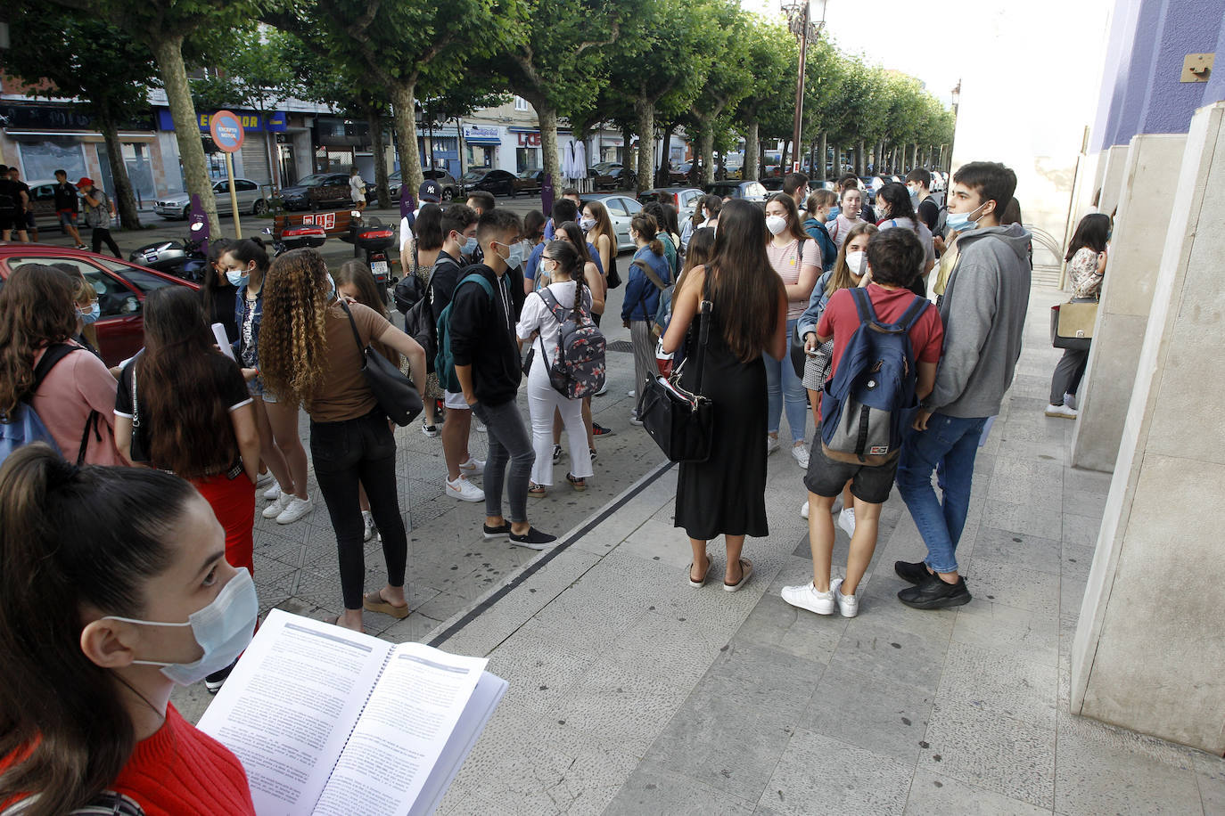 Fotos: Tres mil estudiantes se presentan a la EBAU en Cantabria