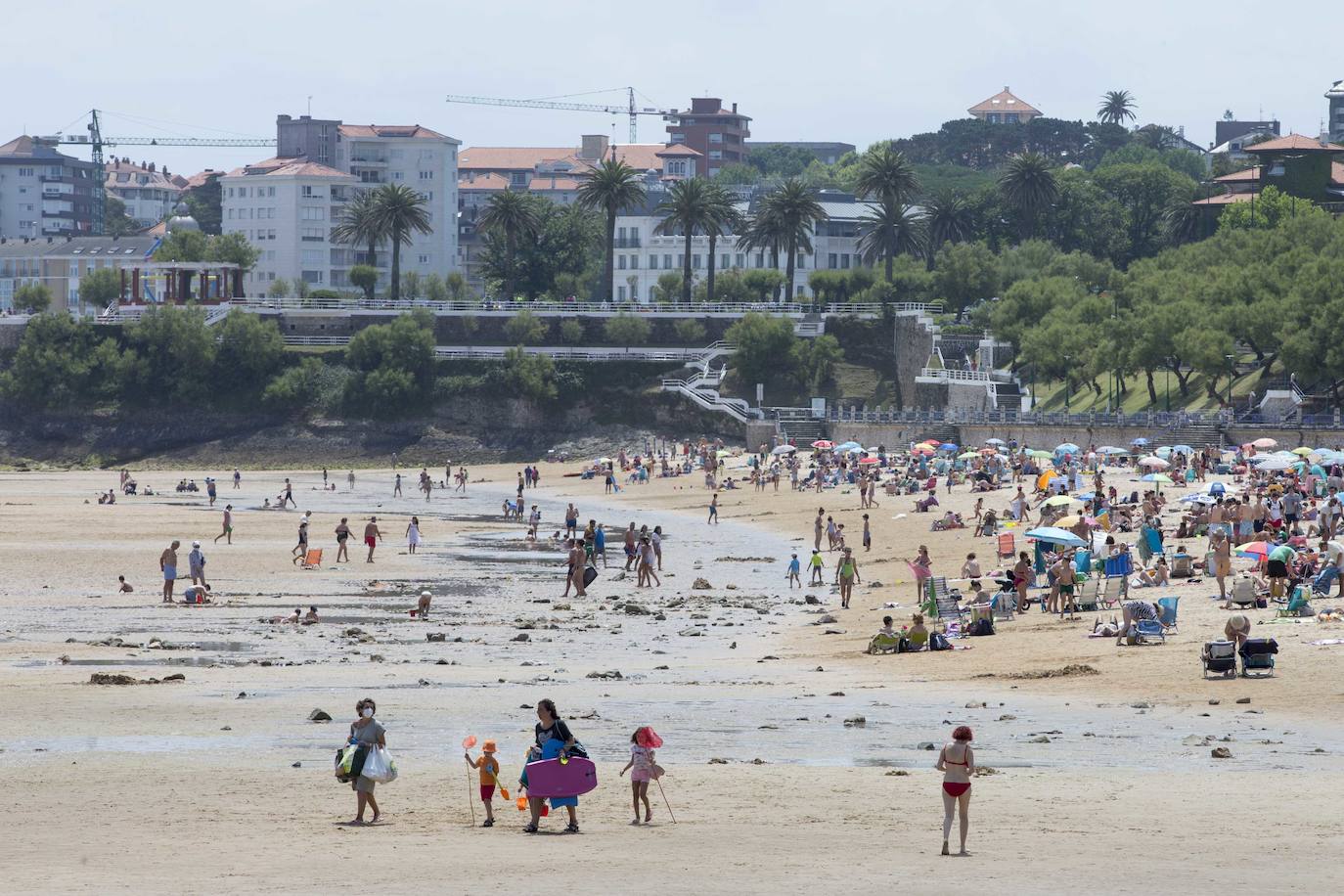 Fotos: Las playas de Santander: sin arena, peligrosas y en riesgo de desaparición