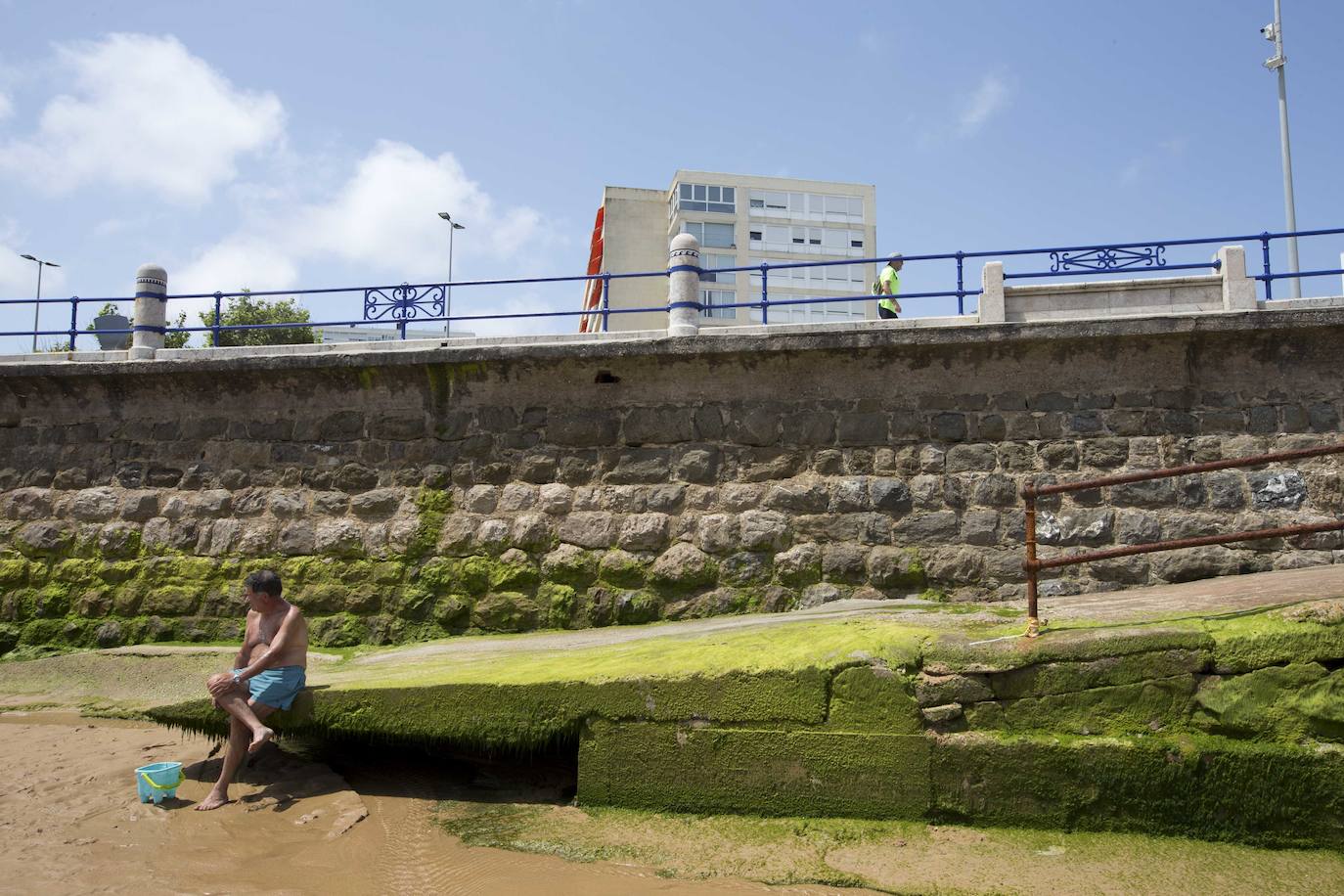 Fotos: Las playas de Santander: sin arena, peligrosas y en riesgo de desaparición