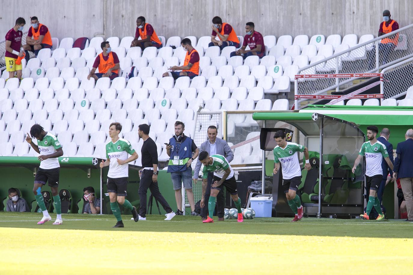 El descendido Racing, muy serio, logra la primera victoria tras el confinamiento ante un poderoso Huesca que lucha por el ascenso