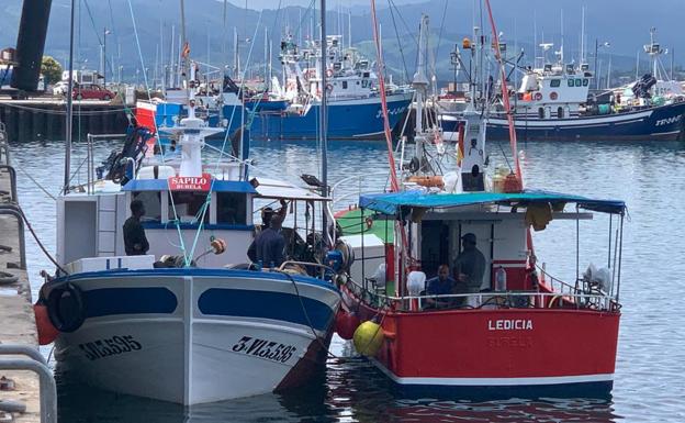 Un tercer positivo entre los pescadores de Burela confinados en el albergue de Solórzano