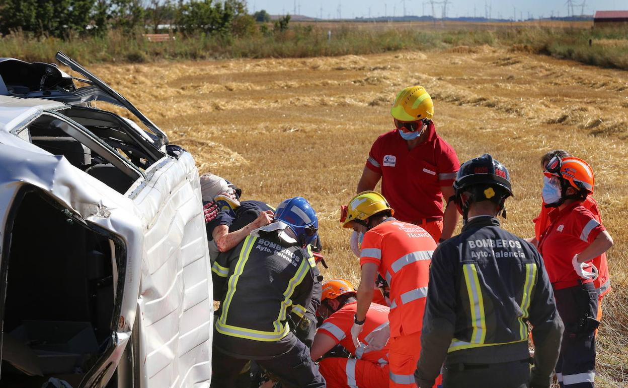 Accidente de tráfico en Villamartín de Campos (Palencia). 