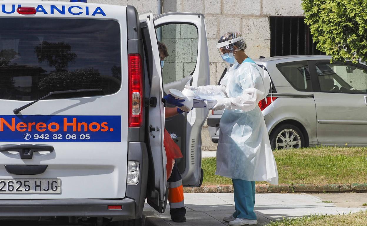 Los test realizados en el albergue de Solórzano han detectado un nuevo positivo entre los marineros procedentes de Burela.