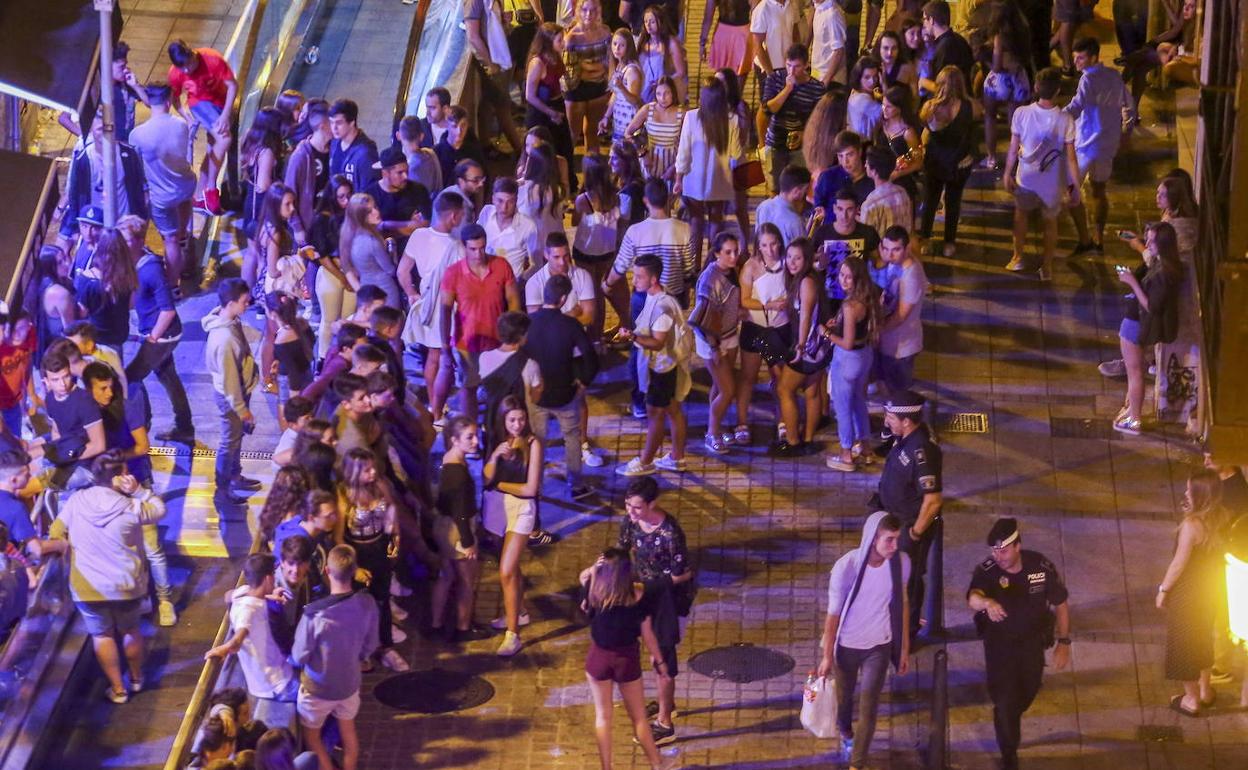 Botellón en el Río de la Pila.