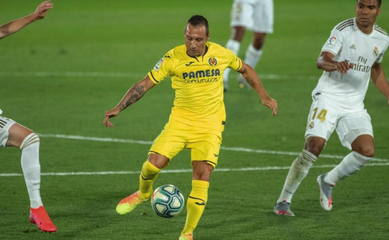 Santi Cazorla, durante el partido ante el Real Madrid.