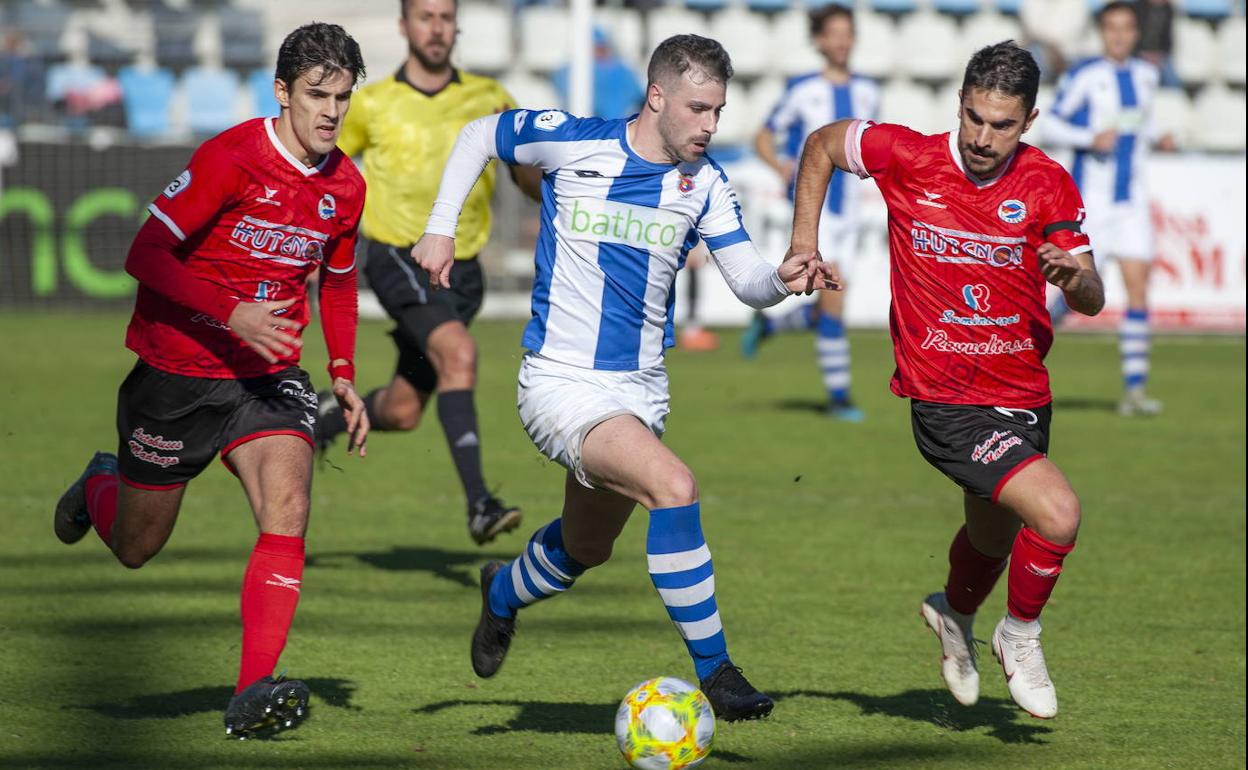 Laredo y Gimnástica son los dos grandes favoritos para el ascenso.