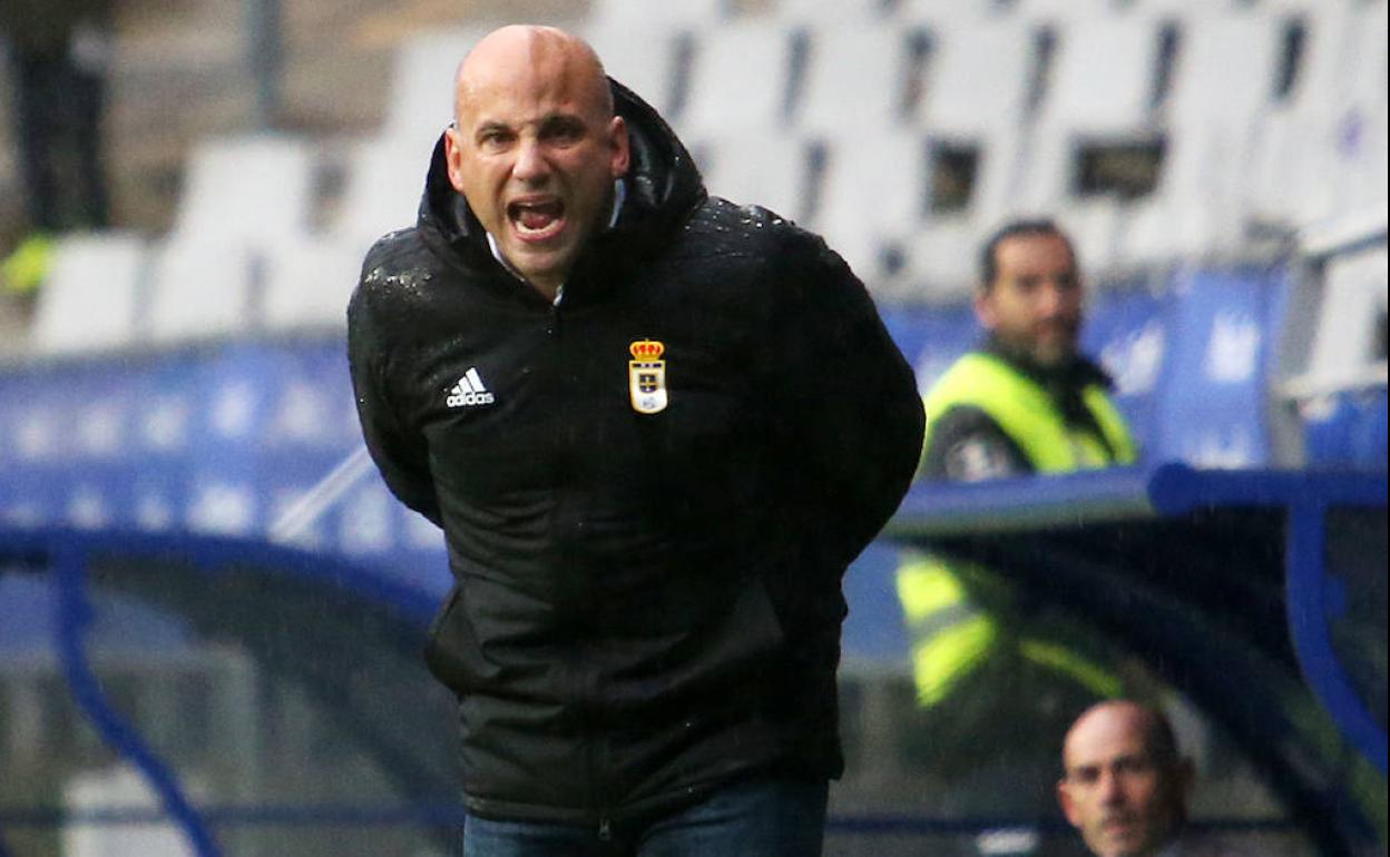 Javier Rozada, durante su etapa como entrenador del Oviedo. alex pina