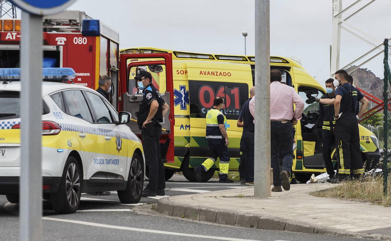 Muere un ciclista de 60 años de Santander tras sufrir un atropello en la rotonda de Ojaiz