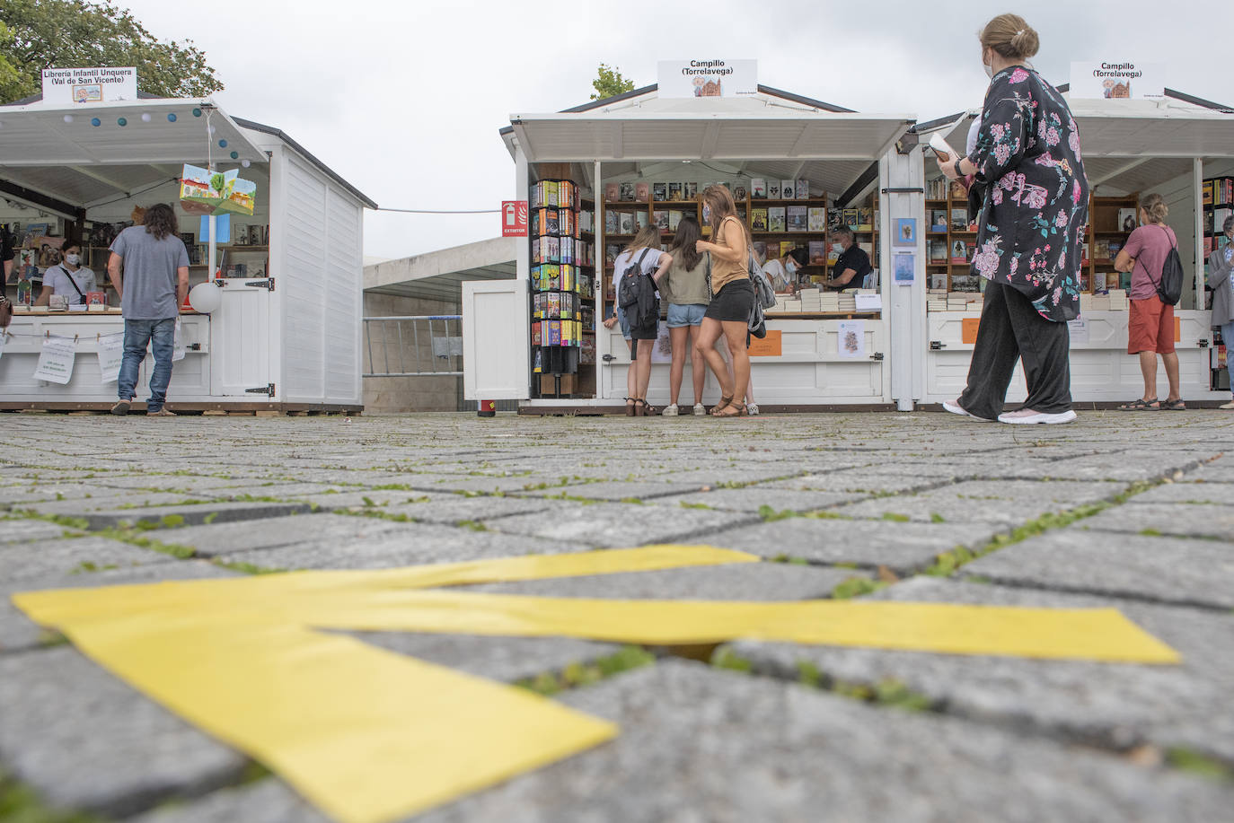 La XXXIX Feria del Libro de Santander y Cantabria ha abierto hoy sus puertas y se desarrollará hasta el próximo 2 de agosto, con la participación de 12 librerías cántabras así como del Gremio de Editores de Cantabria y el colectivo de editores independientes y la celebración de encuentros y actividades paralelas.